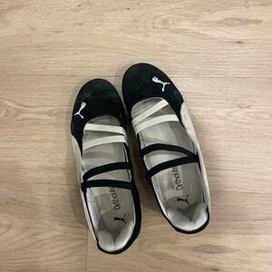 Puma Women's Black and White Speedcat Balletflats